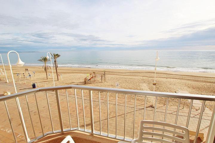 شقة Apartamento Europa Primera Linea De Playa Guardamar كوارذامار ذيل سيغورا المظهر الخارجي الصورة