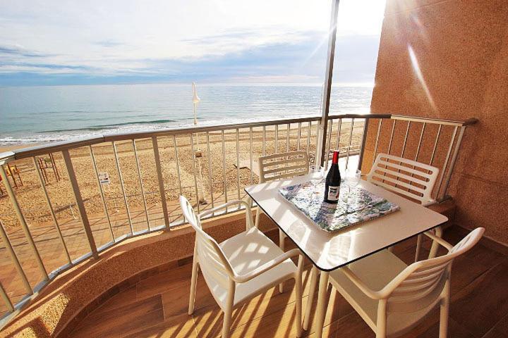 شقة Apartamento Europa Primera Linea De Playa Guardamar كوارذامار ذيل سيغورا المظهر الخارجي الصورة