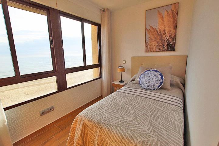 شقة Apartamento Europa Primera Linea De Playa Guardamar كوارذامار ذيل سيغورا المظهر الخارجي الصورة